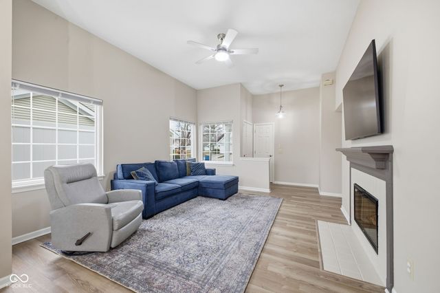 8967 Kiser Point, Indianapolis, IN 46256