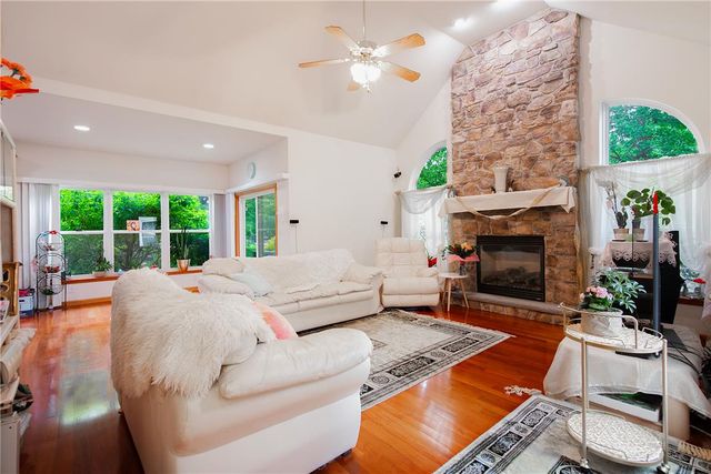 123 Chase Hollow Drive, Bushkill Twp, PA 18064