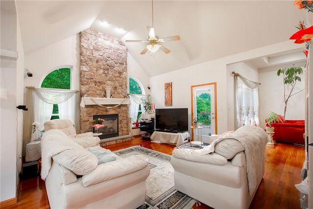 123 Chase Hollow Drive, Bushkill Twp, PA 18064