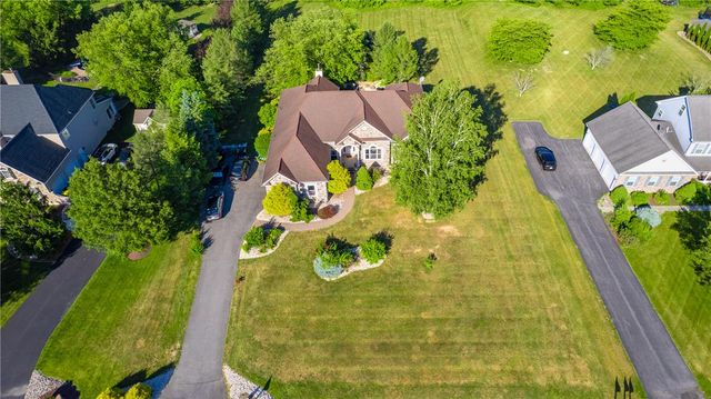 123 Chase Hollow Drive, Bushkill Twp, PA 18064