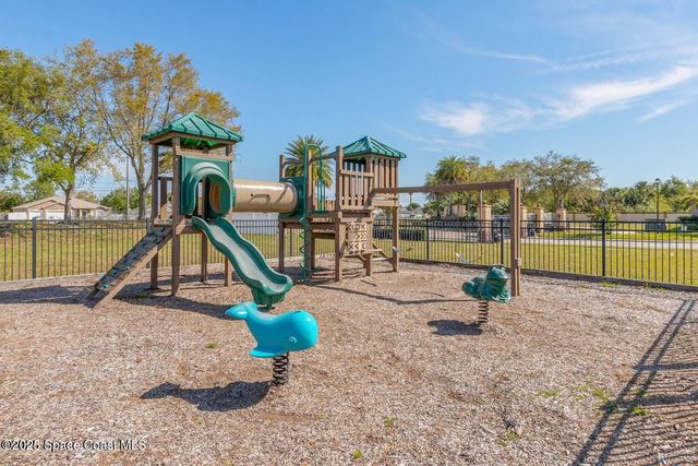 155 Sutherland Drive SW, Palm Bay, FL 32908