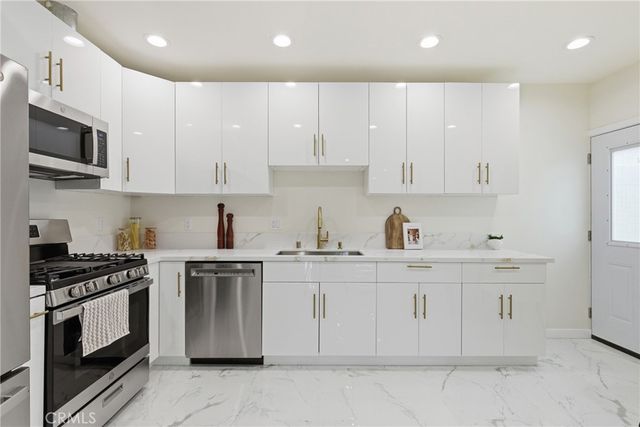 10012 Plainview Avenue, Tujunga, CA 91042