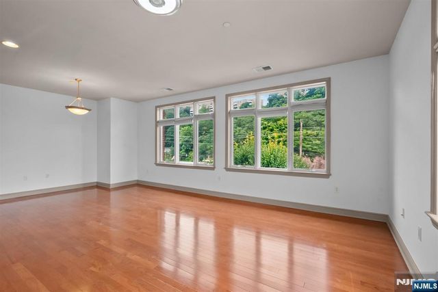7400 River Road 438, North Bergen, NJ 07047