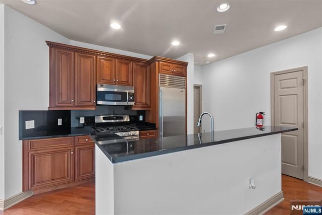 7400 River Road 438, North Bergen, NJ 07047