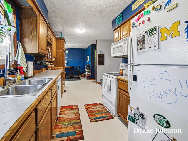 2475 Holton Road, Muskegon, MI 49445