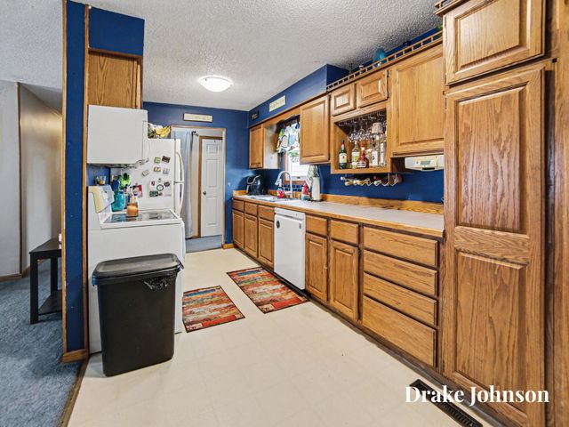 2475 Holton Road, Muskegon, MI 49445