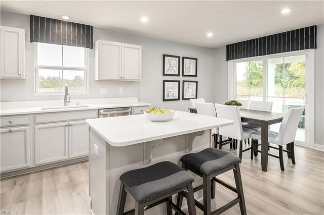 328 Medley LN, Suffolk, VA 23435