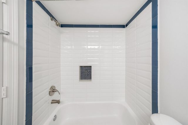 1621 Heights Boulevard 3, Houston, TX 77008