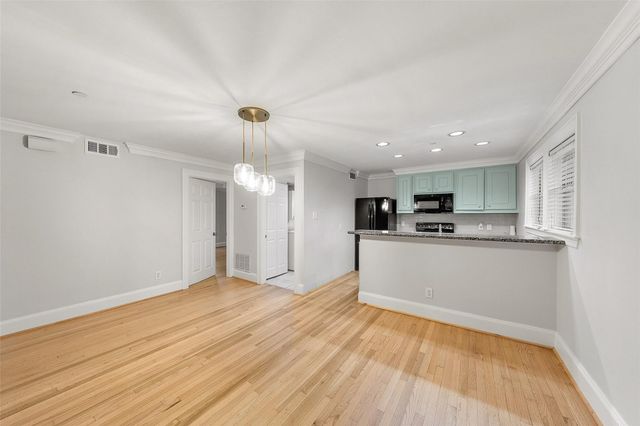 1621 Heights Boulevard 3, Houston, TX 77008