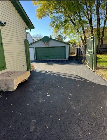 20564 N Elizabeth Avenue, Prairie View, IL 60069