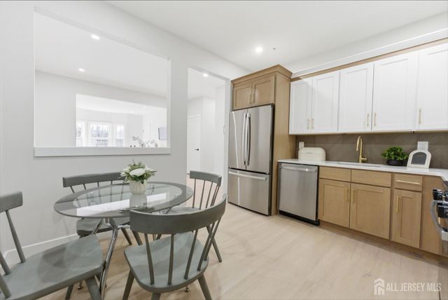 182 Sunshine Drive, Piscataway, NJ 08854