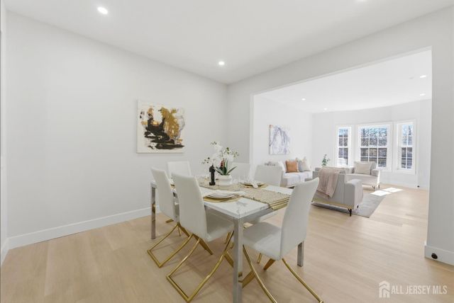 182 Sunshine Drive, Piscataway, NJ 08854