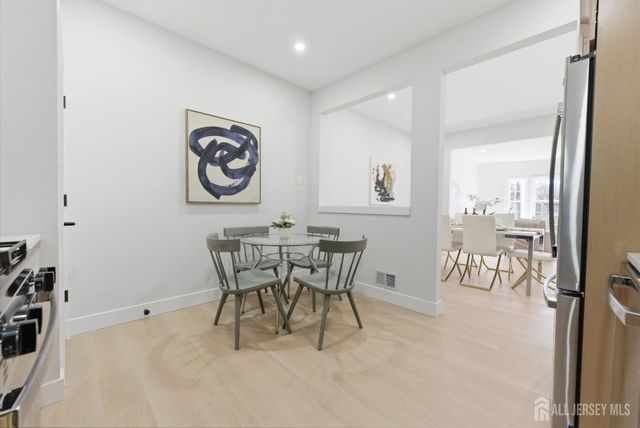 182 Sunshine Drive, Piscataway, NJ 08854