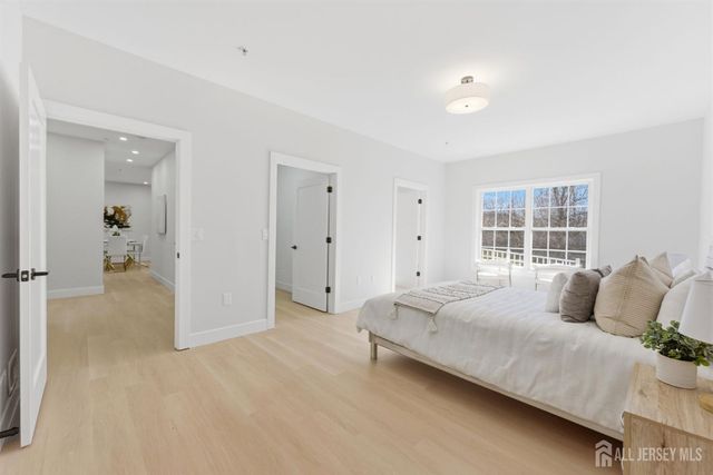 182 Sunshine Drive, Piscataway, NJ 08854