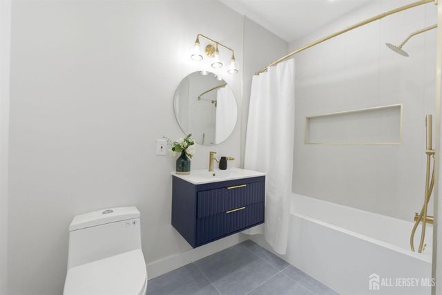 182 Sunshine Drive, Piscataway, NJ 08854