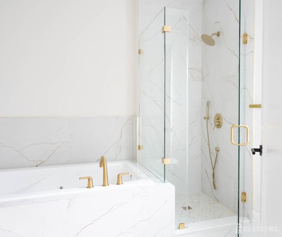 182 Sunshine Drive, Piscataway, NJ 08854