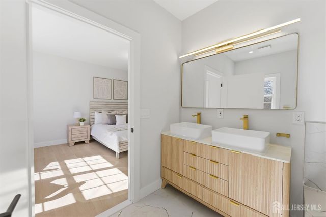 182 Sunshine Drive, Piscataway, NJ 08854