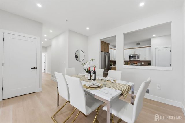 182 Sunshine Drive, Piscataway, NJ 08854