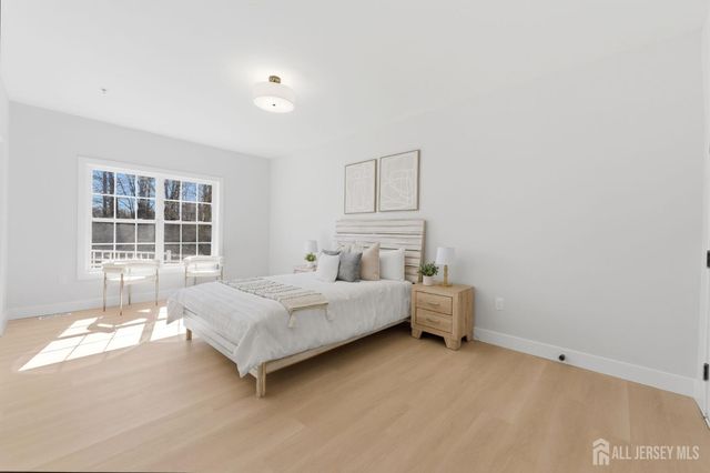 182 Sunshine Drive, Piscataway, NJ 08854