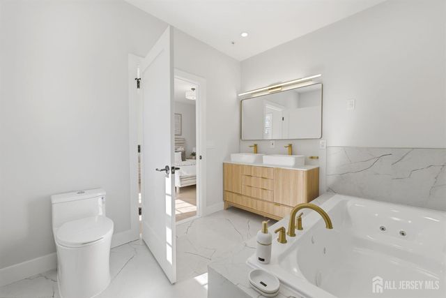 182 Sunshine Drive, Piscataway, NJ 08854