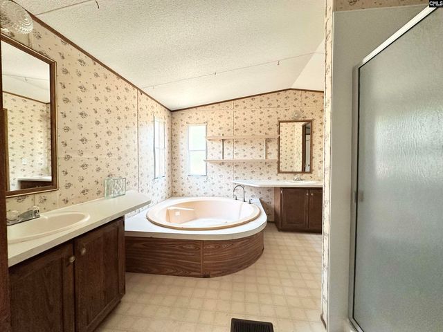 321 Copperhead Road, St. Matthews, SC 29135