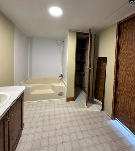 321 Copperhead Road, St. Matthews, SC 29135