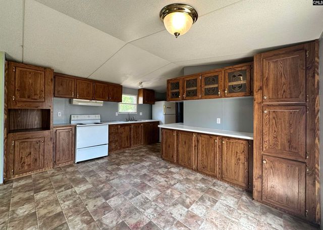 321 Copperhead Road, St. Matthews, SC 29135