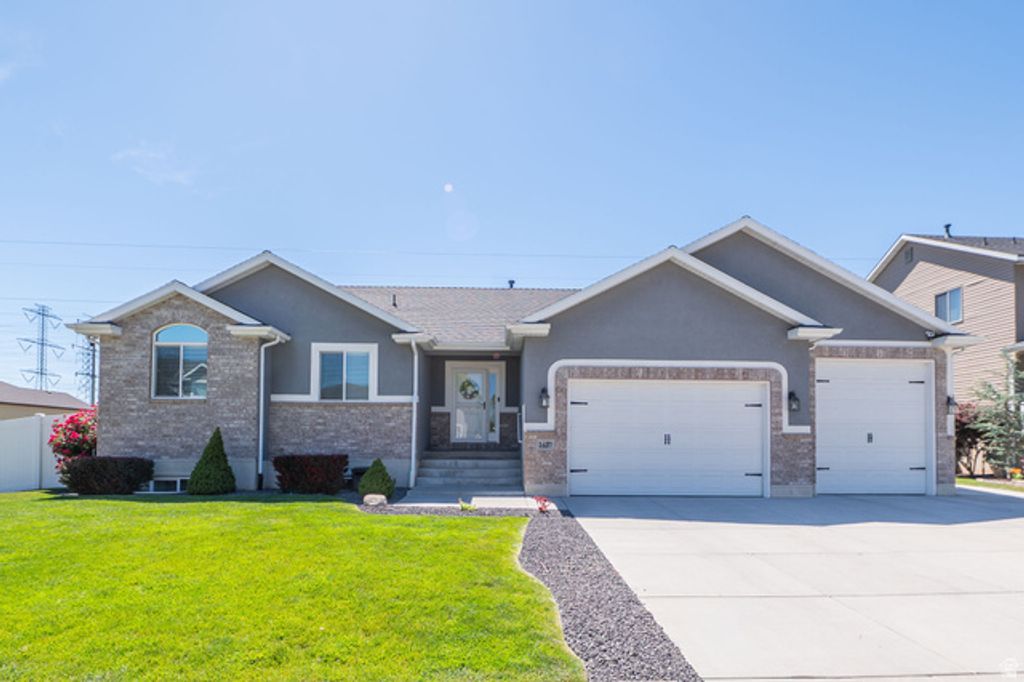 Image 2 of property listing at 5437 S 3150 W, Roy, UT 84067