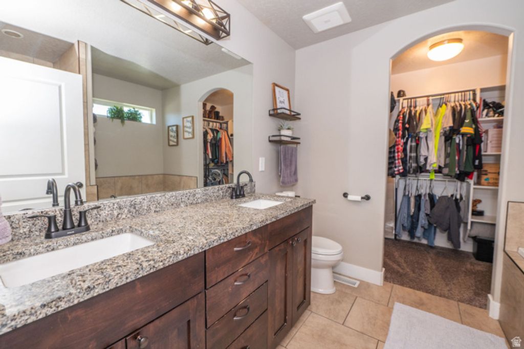 Image 25 of property listing at 5437 S 3150 W, Roy, UT 84067