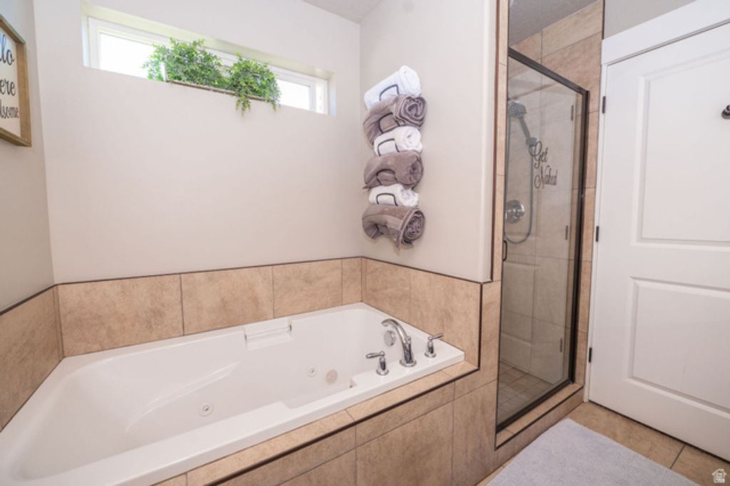 Image 26 of property listing at 5437 S 3150 W, Roy, UT 84067