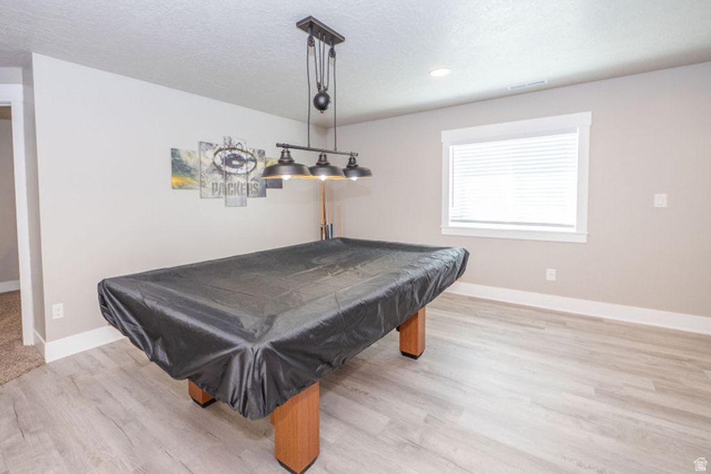 Image 30 of property listing at 5437 S 3150 W, Roy, UT 84067