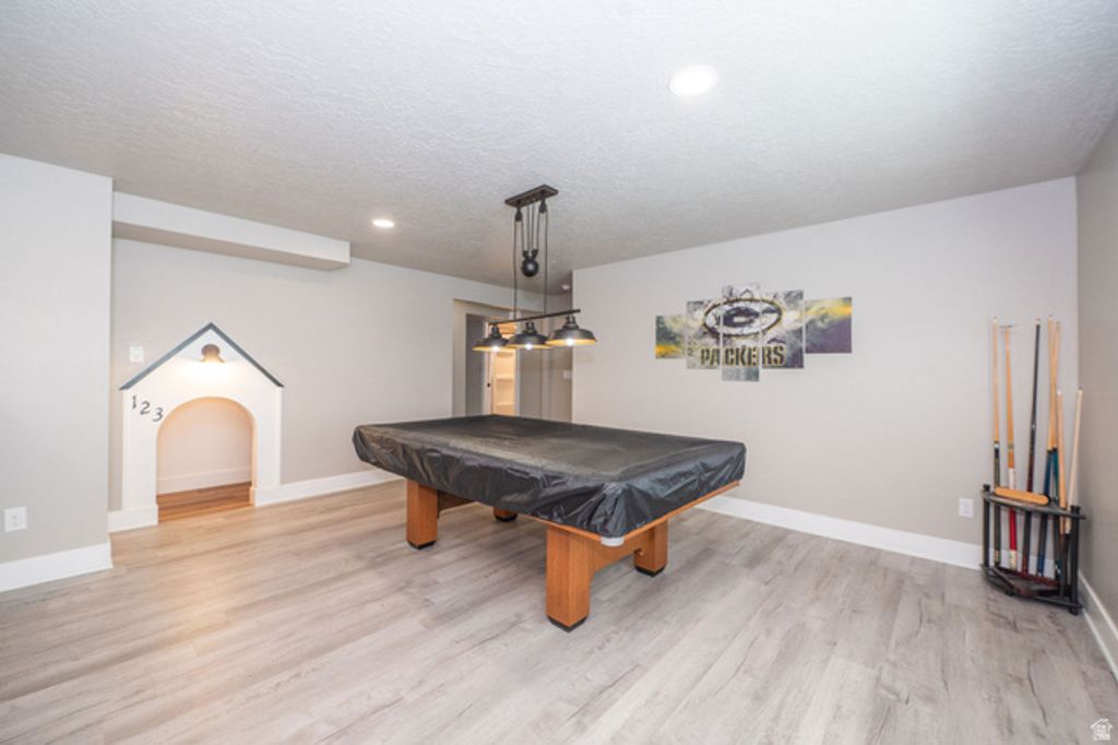 Image 31 of property listing at 5437 S 3150 W, Roy, UT 84067