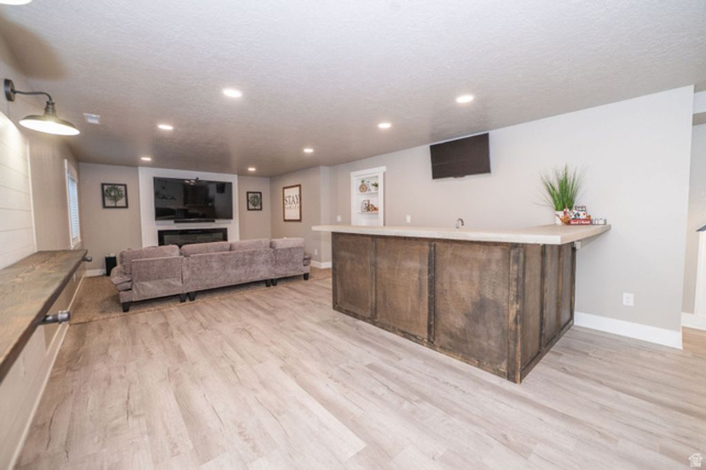 Image 33 of property listing at 5437 S 3150 W, Roy, UT 84067