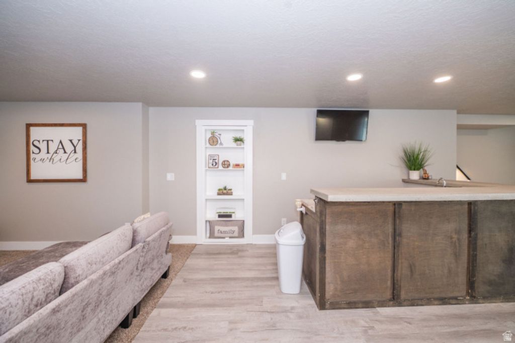 Image 37 of property listing at 5437 S 3150 W, Roy, UT 84067