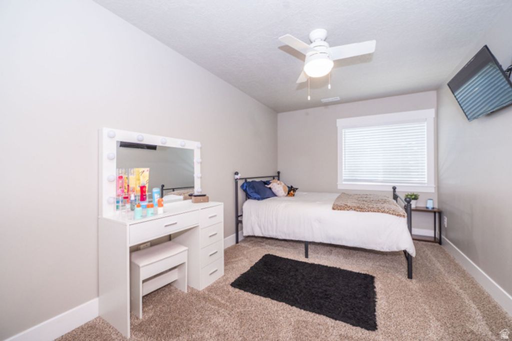 Image 43 of property listing at 5437 S 3150 W, Roy, UT 84067