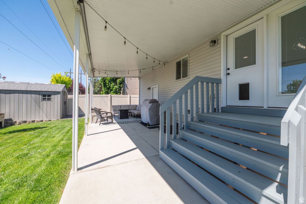 Image 44 of property listing at 5437 S 3150 W, Roy, UT 84067