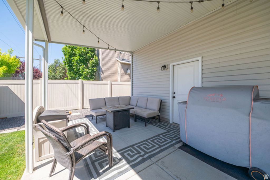 Image 45 of property listing at 5437 S 3150 W, Roy, UT 84067