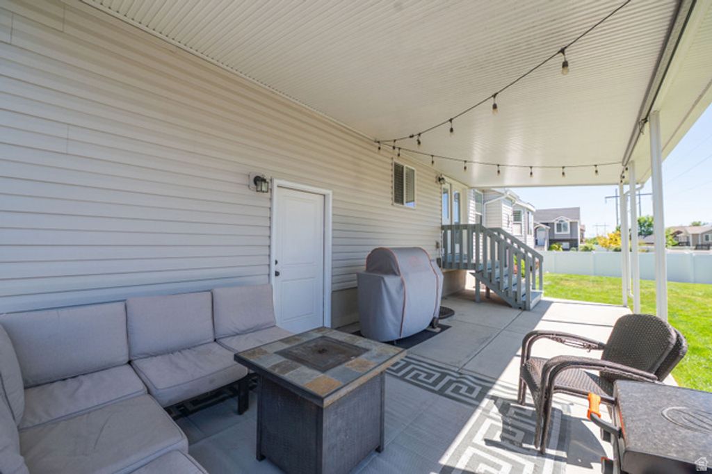 Image 46 of property listing at 5437 S 3150 W, Roy, UT 84067