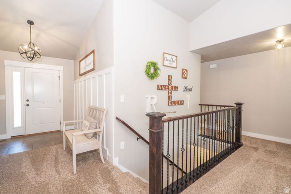 Image 6 of property listing at 5437 S 3150 W, Roy, UT 84067