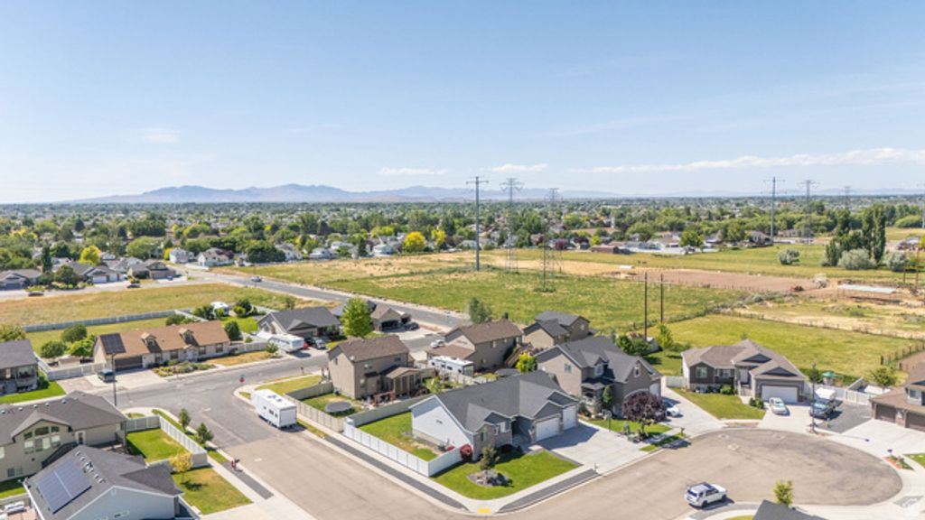 Image 53 of property listing at 5437 S 3150 W, Roy, UT 84067