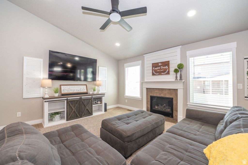 Image 7 of property listing at 5437 S 3150 W, Roy, UT 84067