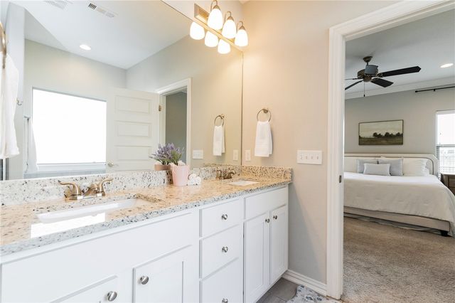 2016 Gilligan Avenue, Rogers, AR 72758