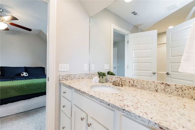 2016 Gilligan Avenue, Rogers, AR 72758