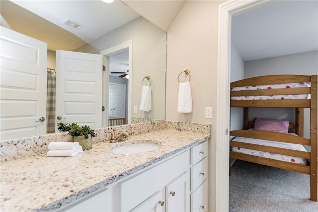 2016 Gilligan Avenue, Rogers, AR 72758