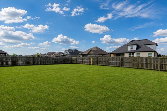 2016 Gilligan Avenue, Rogers, AR 72758