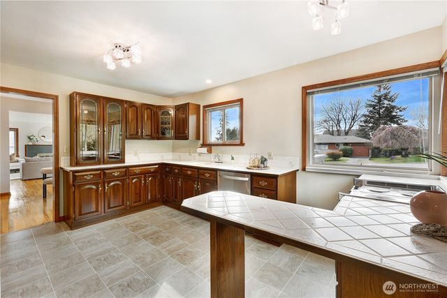 10850 Marine View Drive SW, Seattle, WA 98146