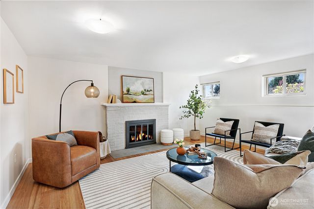 10850 Marine View Drive SW, Seattle, WA 98146