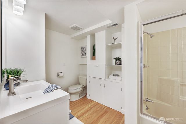 10850 Marine View Drive SW, Seattle, WA 98146