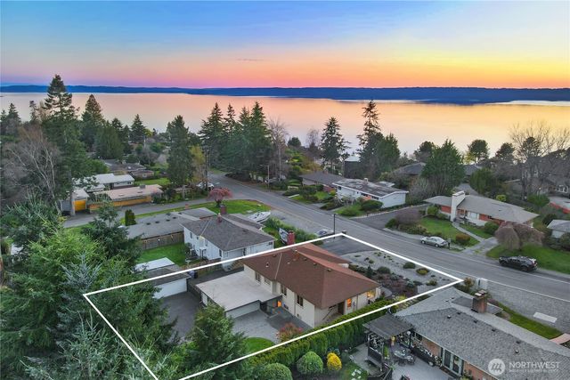 10850 Marine View Drive SW, Seattle, WA 98146