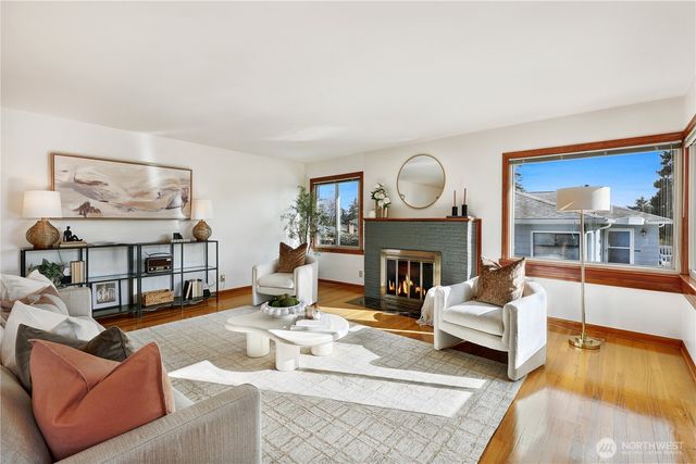 10850 Marine View Drive SW, Seattle, WA 98146